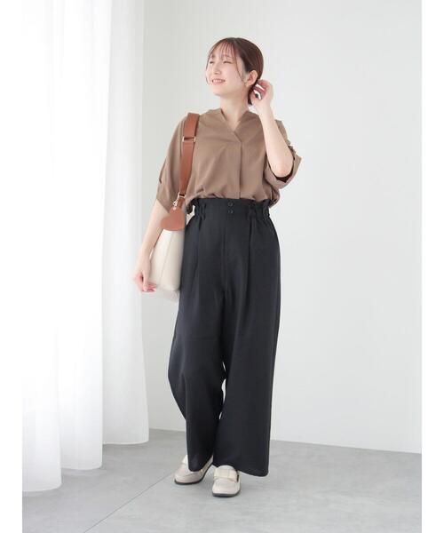 Te chichi TERRASSE（テチチテラス）の「【イージーケア】ドルマンスキッパーブラウス（シャツ/ブラウス・レディース・チャコールグレー/ブラック/モカ・F）」の6枚目の写真