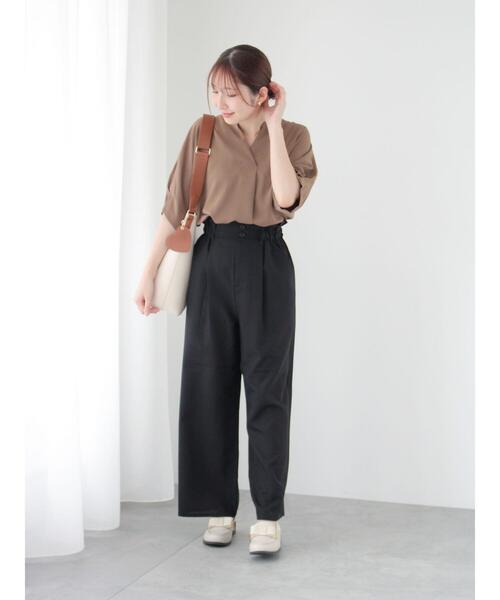 Te chichi TERRASSE（テチチテラス）の「【イージーケア】ドルマンスキッパーブラウス（シャツ/ブラウス・レディース・チャコールグレー/ブラック/モカ・F）」の5枚目の写真