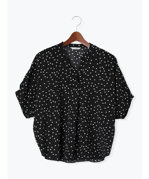 Te chichi TERRASSE（テチチテラス）の「【イージーケア】ドルマンスキッパーブラウス（シャツ/ブラウス・レディース・チャコールグレー/ブラック/モカ・F）」の12枚目の写真