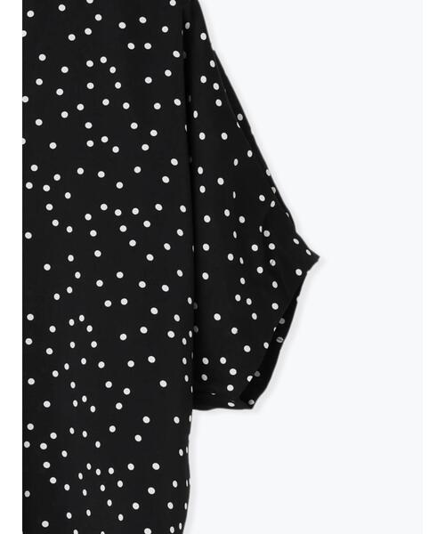 Te chichi TERRASSE（テチチテラス）の「【イージーケア】ドルマンスキッパーブラウス（シャツ/ブラウス・レディース・チャコールグレー/ブラック/モカ・F）」の15枚目の写真