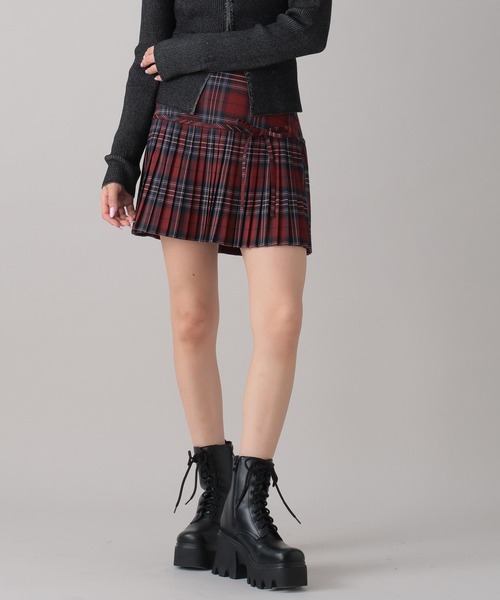 FOREVER 21（フォーエバー トゥエンティーワン）の「【2024FW】アソートプリーツミニスカート（スカート・レディース・ブラック/レッド/グレー/グリーン・MEDIUM/SMALL）」の4枚目の写真