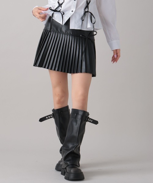 FOREVER 21（フォーエバー トゥエンティーワン）の「【2024FW】アソートプリーツミニスカート（スカート・レディース・ブラック/レッド/グレー/グリーン・MEDIUM/SMALL）」の2枚目の写真