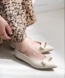 AmiAmi（アミアミ）の「「走れるパンプスシリーズ」 ポインテッドトゥモチーフ付きフラットパンプス（パンプス・レディース）」