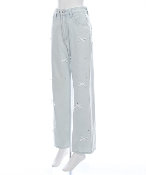 clear（クリア）の「ラインストーンリボンデニムパンツ [低身長用サイズ有 スタイルアップ 甘めデザイン 美シルエット]≪2024AW新作≫（デニムパンツ・レディース・ライトブルー・S/M/XS）」の6枚目の写真