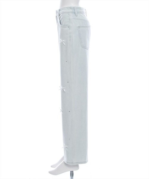 clear（クリア）の「ラインストーンリボンデニムパンツ [低身長用サイズ有 スタイルアップ 甘めデザイン 美シルエット]≪2024AW新作≫（デニムパンツ・レディース・ライトブルー・S/M/XS）」の7枚目の写真