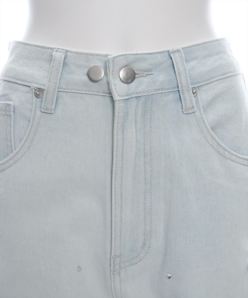 clear（クリア）の「ラインストーンリボンデニムパンツ [低身長用サイズ有 スタイルアップ 甘めデザイン 美シルエット]≪2024AW新作≫（デニムパンツ・レディース・ライトブルー・S/M/XS）」の10枚目の写真