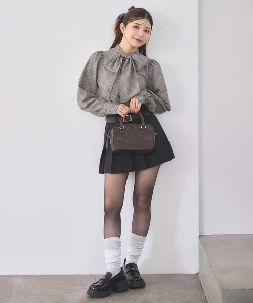 one after another NICE CLAUP（ワンアフターアナザーナイスクラップ）の「エンボスミニボストンバッグ（ボストンバッグ・レディース・アイボリー/ブラウン/キャメル・FREE）」の14枚目の写真