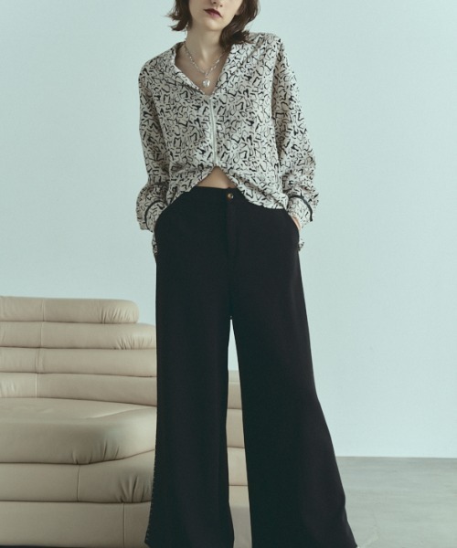 Muel Chic(ミュエルシック)の「Mira leopard shirt ミラレオパードシャツ(シャツ/ブラウス・レディース・ブラック/ホワイト/ネイビー・FREE)」の2枚目の写真