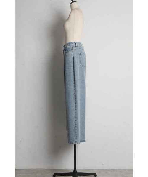 &. NOSTALGIA（アンドドットノスタルジア）の「センタープレスタックワイドデニムパンツ（デニムパンツ・レディース・インディゴブルー/ライトブルー・S/M）」の5枚目の写真