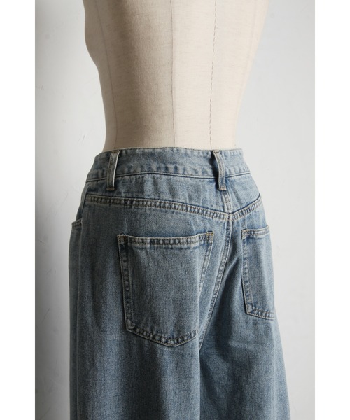 &. NOSTALGIA（アンドドットノスタルジア）の「センタープレスタックワイドデニムパンツ（デニムパンツ・レディース・インディゴブルー/ライトブルー・S/M）」の7枚目の写真