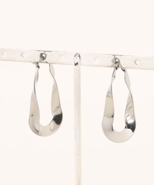 ARCHIVER(アーカイバ)の「Stainless Tears Ring Pierce 35mm-ティアーズリング ピアス(ピアス(両耳用)・レディース・ブラック/シルバー/ゴールド・FREE)」の4枚目の写真