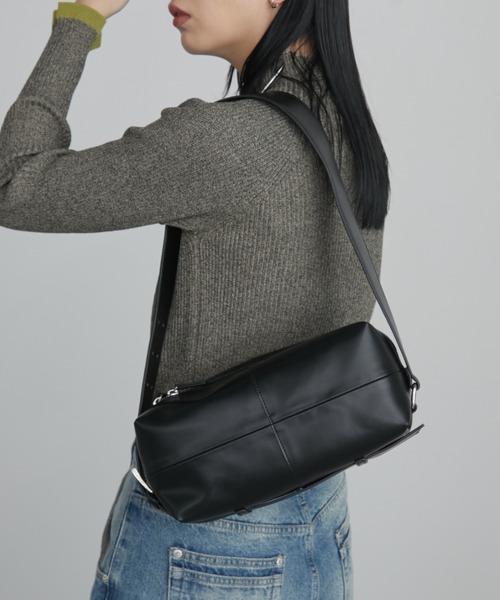 Aunt Marie's（アントマリーズ）の「スクエアベルトボディバッグ／ 500ml収納可（ショルダーバッグ・レディース・ブラウン/ブラック/アイボリー・FREE）」の12枚目の写真