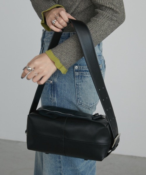 Aunt Marie's（アントマリーズ）の「スクエアベルトボディバッグ／ 500ml収納可（ショルダーバッグ・レディース・ブラウン/ブラック/アイボリー・FREE）」の14枚目の写真