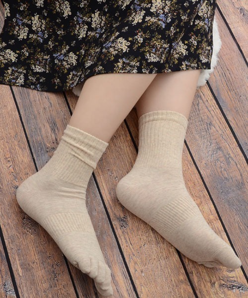 VIBGYOR Women（ヴィブジョー　ウィメン）の「【float】5本指 シンプル サポート付き リブ クルー丈ソックス（ソックス/靴下・レディース・ホワイト/ブラウン/アイボリー/ブラック/ベージュ・FREE）」の2枚目の写真