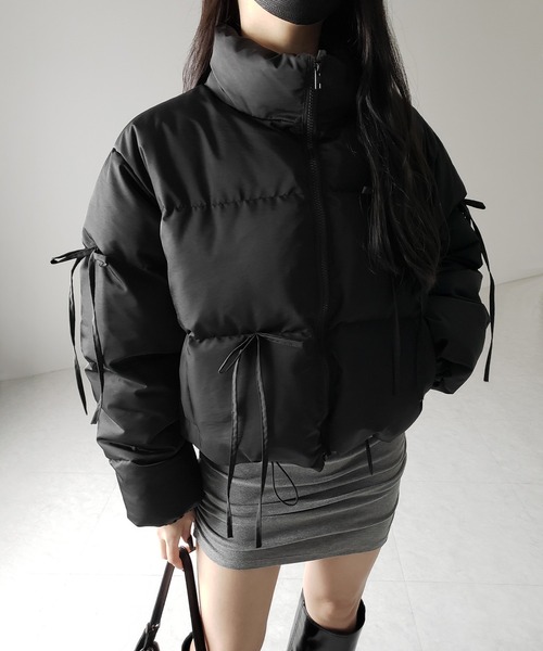 me+em select（ミームセレクト）の「※※【 選べる３色展開 ／ 裾絞り可能２WAY 】ストラップリボンショートパフダウンジャケット ／ strap ribbon short puff down jacket（ダウンジャケット/コート・レディース・ブルー/アイボリー/ブラック・FREE）」の9枚目の写真