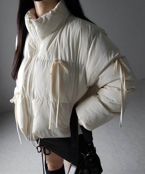 me+em select（ミームセレクト）の「※※【 選べる３色展開 ／ 裾絞り可能２WAY 】ストラップリボンショートパフダウンジャケット ／ strap ribbon short puff down jacket（ダウンジャケット/コート・レディース・ブルー/アイボリー/ブラック・FREE）」の22枚目の写真