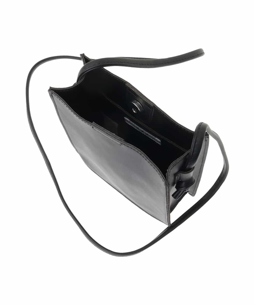 a.v.v（アーヴェヴェ）の「ショルダーバッグ【ドコデモBAGシリーズ】（ショルダーバッグ・メンズ・ブラック・46）」の6枚目の写真