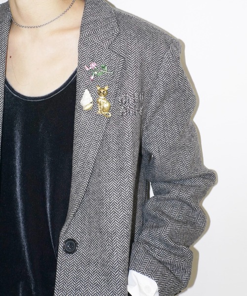 【vintage】ブローチセット 多様なデザイン　130点以上 vintage】多様なデザインのブローチセット 130点以上 まとめ売り