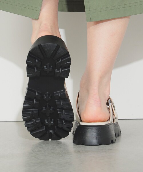 BEAMS HEART（ビームスハート）の「ボリュームソール グルカサンダル 25SS（22.5～24.5cm）（サンダル・レディース・シルバー/オフホワイト/ブラック・SMALL/LARGE/MEDIUM）」の20枚目の写真