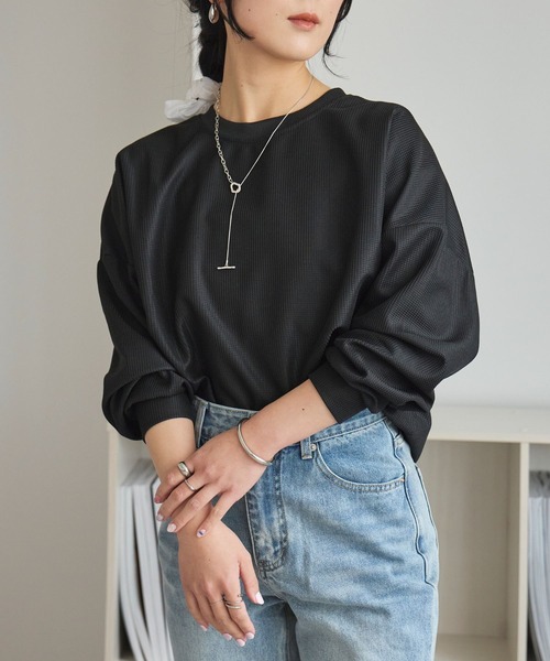 LinoU.(リノユー)の「ワッフル編みロングTシャツ(Tシャツ/カットソー・レディース・ホワイト/ブラック/グレー・M/L)」の3枚目の写真