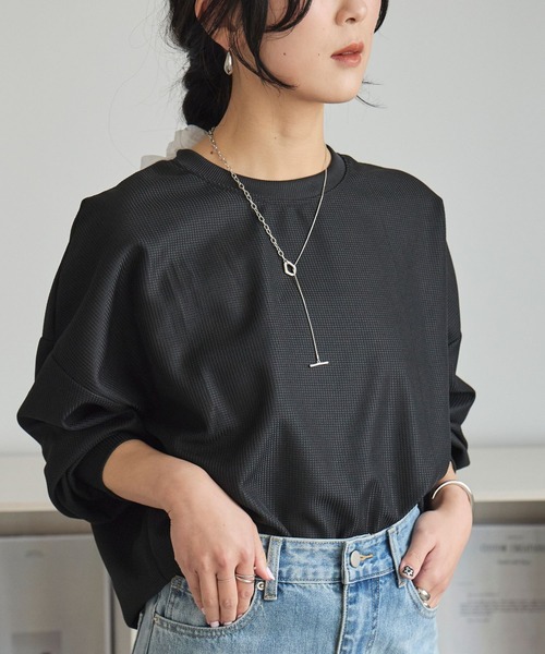 LinoU.(リノユー)の「ワッフル編みロングTシャツ(Tシャツ/カットソー・レディース・ホワイト/ブラック/グレー・M/L)」の9枚目の写真