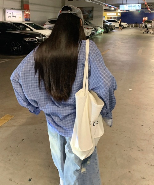 MASHIRO(マシロ)の「【MASHIRO】ブルーチェックゆるシャツ/裏地ボーダー(MA/EK95)(シャツ/ブラウス・レディース・ブルー・FREE)」の6枚目の写真
