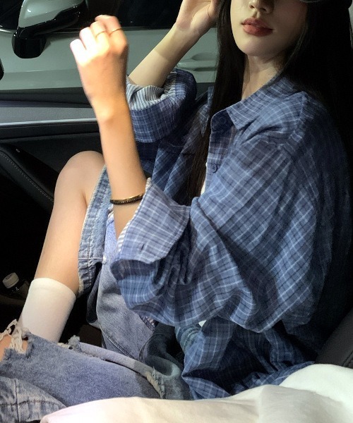 MASHIRO(マシロ)の「【MASHIRO】ブルーチェックゆるシャツ/裏地ボーダー(MA/EK95)(シャツ/ブラウス・レディース・ブルー・FREE)」の5枚目の写真