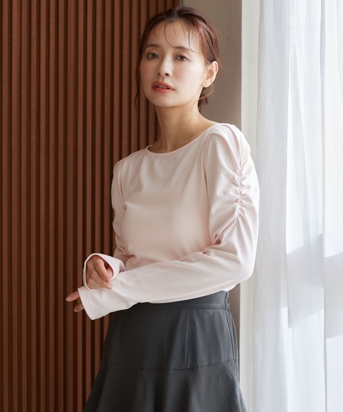 mysty woman(ミスティウーマン)の「【WEB限定】ギャザースリーブプルオーバー 326663(Tシャツ/カットソー・レディース・アイボリー/オフホワイト/ブラック/ブラウン/ピンク・FREE)」の9枚目の写真