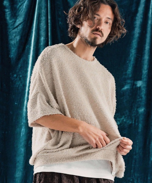 ANGENEHM（アンゲネーム）の「mt9530-Feather texture oversized T-shirt Tシャツ（Tシャツ/カットソー・メンズ・ブラック/チャコール/キナリ・S/M/L）」の2枚目の写真