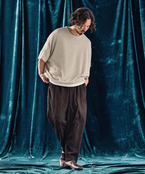 ANGENEHM（アンゲネーム）の「mt9530-Feather texture oversized T-shirt Tシャツ（Tシャツ/カットソー・メンズ・ブラック/チャコール/キナリ・S/M/L）」の7枚目の写真