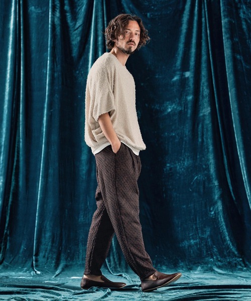 ANGENEHM（アンゲネーム）の「mt9530-Feather texture oversized T-shirt Tシャツ（Tシャツ/カットソー・メンズ・ブラック/チャコール/キナリ・S/M/L）」の8枚目の写真