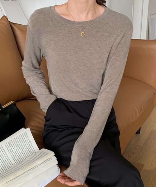 SallyLunn(サリーラン)の「ラウンドネック長袖Tシャツ(Tシャツ/カットソー・レディース・ブルー/グレー/ブラック/アイボリー/パープル/ブラウン・MEDIUM)」の4枚目の写真
