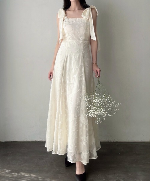 Meiru（メイル）の「ショルダーリボンフラワージャガードキャミワンピース[高身長サイズMT/低身長サイズS有り]（ワンピース・レディース・ブラック/アイボリー/ネイビー・X-LARGE/LARGE/MEDIUM/SMALL/MT）」の6枚目の写真