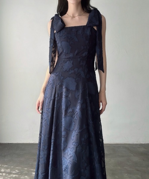 Meiru（メイル）の「ショルダーリボンフラワージャガードキャミワンピース[高身長サイズMT/低身長サイズS有り]（ワンピース・レディース・ブラック/アイボリー/ネイビー・X-LARGE/LARGE/MEDIUM/SMALL/MT）」の18枚目の写真