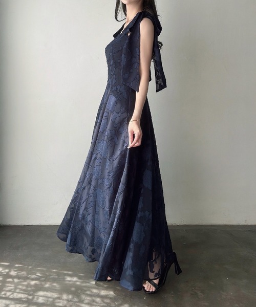 Meiru（メイル）の「ショルダーリボンフラワージャガードキャミワンピース[高身長サイズMT/低身長サイズS有り]（ワンピース・レディース・ブラック/アイボリー/ネイビー・X-LARGE/LARGE/MEDIUM/SMALL/MT）」の20枚目の写真