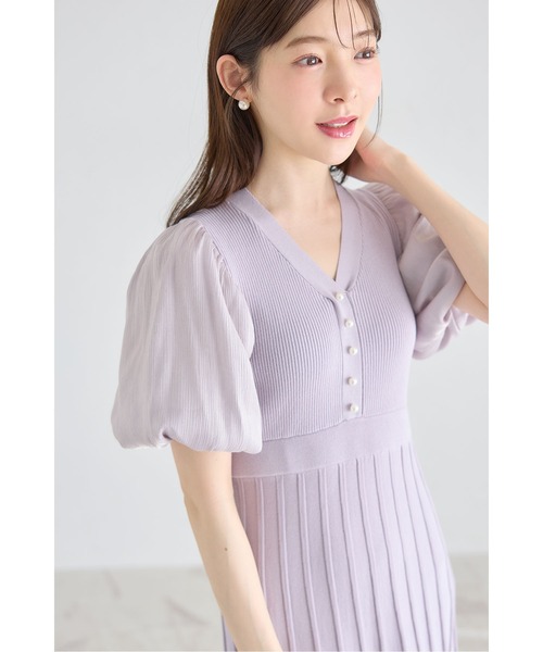 tocco closet(トッコ クローゼット)の「シャイニーシフォンバルーンスリーブ切り替えパール付きリブニットワンピース(ワンピース・レディース・オフホワイト/ラベンダー・M)」の16枚目の写真