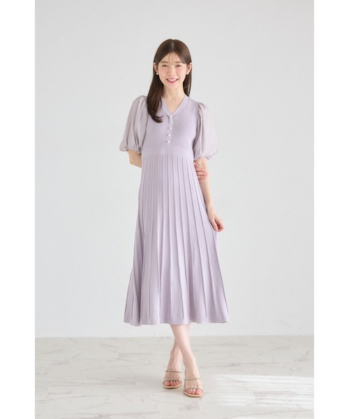 tocco closet(トッコ クローゼット)の「シャイニーシフォンバルーンスリーブ切り替えパール付きリブニットワンピース(ワンピース・レディース・オフホワイト/ラベンダー・M)」の9枚目の写真