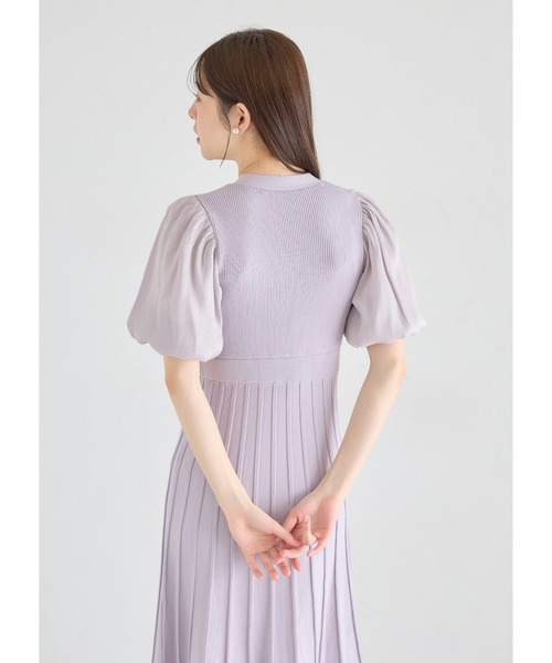 tocco closet(トッコ クローゼット)の「シャイニーシフォンバルーンスリーブ切り替えパール付きリブニットワンピース(ワンピース・レディース・オフホワイト/ラベンダー・M)」の13枚目の写真