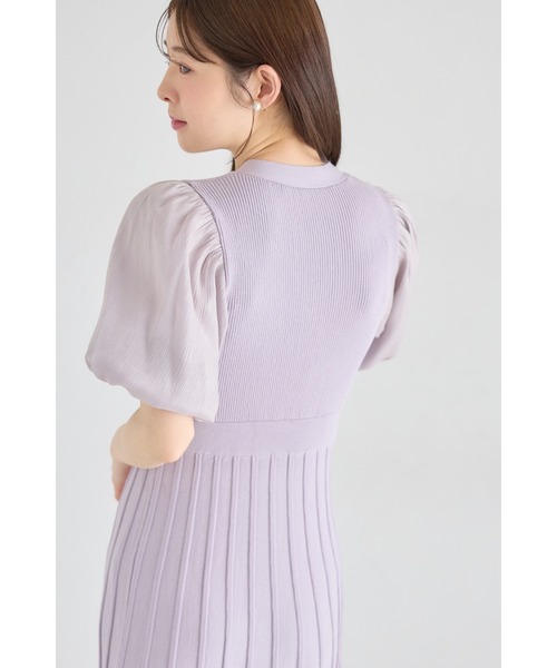 tocco closet(トッコ クローゼット)の「シャイニーシフォンバルーンスリーブ切り替えパール付きリブニットワンピース(ワンピース・レディース・オフホワイト/ラベンダー・M)」の15枚目の写真
