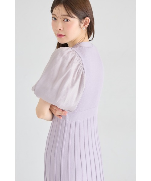 tocco closet(トッコ クローゼット)の「シャイニーシフォンバルーンスリーブ切り替えパール付きリブニットワンピース(ワンピース・レディース・オフホワイト/ラベンダー・M)」の14枚目の写真