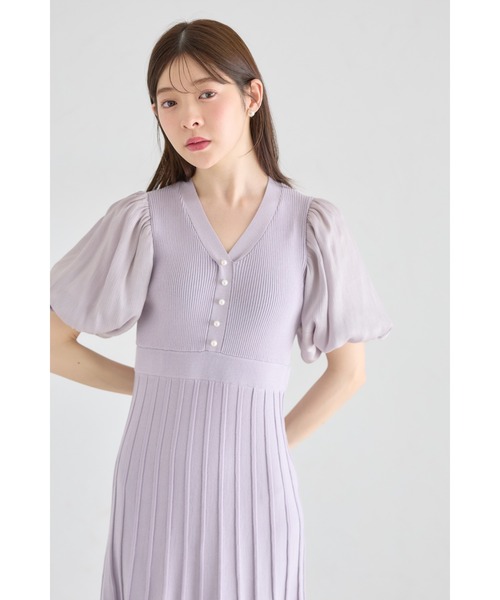 tocco closet(トッコ クローゼット)の「シャイニーシフォンバルーンスリーブ切り替えパール付きリブニットワンピース(ワンピース・レディース・オフホワイト/ラベンダー・M)」の12枚目の写真