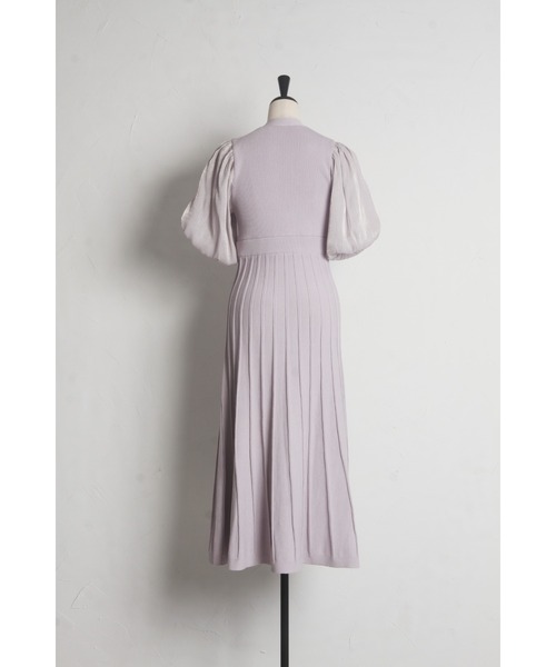 tocco closet(トッコ クローゼット)の「シャイニーシフォンバルーンスリーブ切り替えパール付きリブニットワンピース(ワンピース・レディース・オフホワイト/ラベンダー・M)」の21枚目の写真