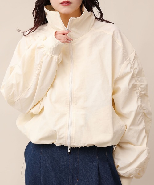 aimoha(アイモハ)の「ボリューム袖MA-1(MA-1・レディース・カーキ/ブラック/アイボリー・FREE)」の1枚目の写真