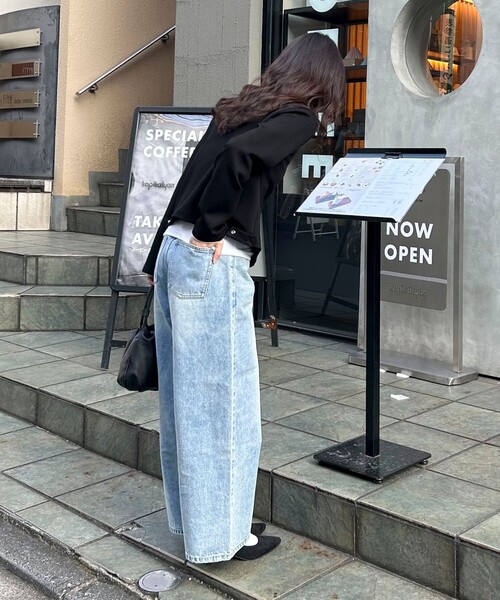 fredy emue（フレディエミュ）の「ルーズストレートデニムパンツ（デニムパンツ・レディース・ネイビー/サックスブルー・38/36）」の3枚目の写真