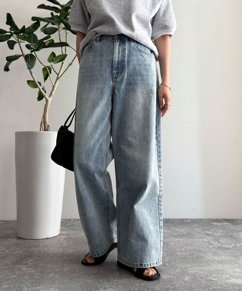 fredy emue（フレディエミュ）の「ルーズストレートデニムパンツ（デニムパンツ・レディース・ネイビー/サックスブルー・38/36）」の8枚目の写真