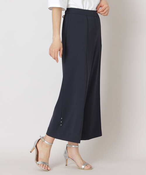 TO BE CHIC(トゥー ビー シック)の「ピンタック ワイドパンツ(その他パンツ・レディース・ダークネイビー/オフホワイト・42/40)」の2枚目の写真