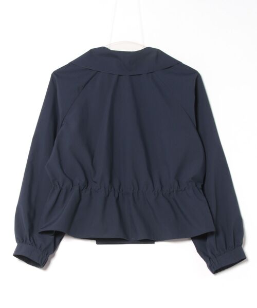 STRAWBERRY-FIELDS（ストロベリーフィールズ）の「ショートトレンチブルゾン　ノーカラージャケット（ノーカラージャケット・レディース・ベージュ/ネイビー・2）」の3枚目の写真