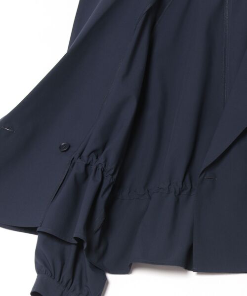 STRAWBERRY-FIELDS（ストロベリーフィールズ）の「ショートトレンチブルゾン　ノーカラージャケット（ノーカラージャケット・レディース・ベージュ/ネイビー・2）」の4枚目の写真
