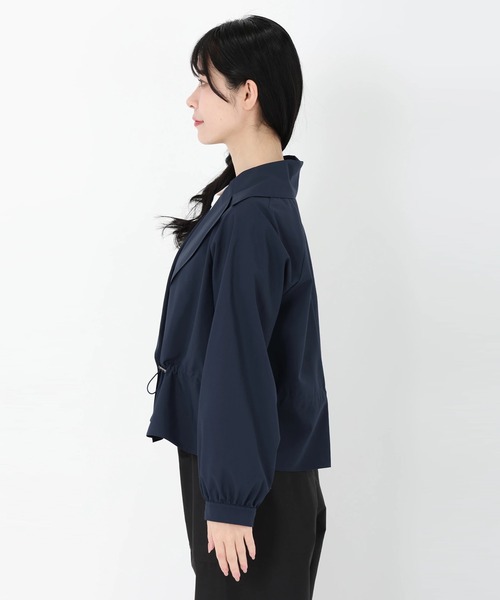 STRAWBERRY-FIELDS（ストロベリーフィールズ）の「ショートトレンチブルゾン　ノーカラージャケット（ノーカラージャケット・レディース・ベージュ/ネイビー・2）」の13枚目の写真