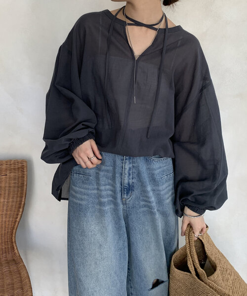 DouDou（ドゥドゥ）の「ネックアレンジデザインブラウス（シャツ/ブラウス・レディース・オフホワイト/グレー/ブラック・FREE）」の3枚目の写真